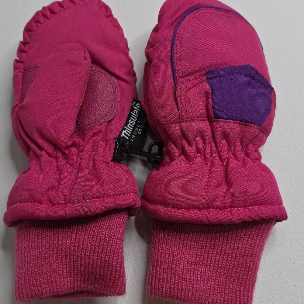 Pink Thinsulate 3M children's ski mittens.